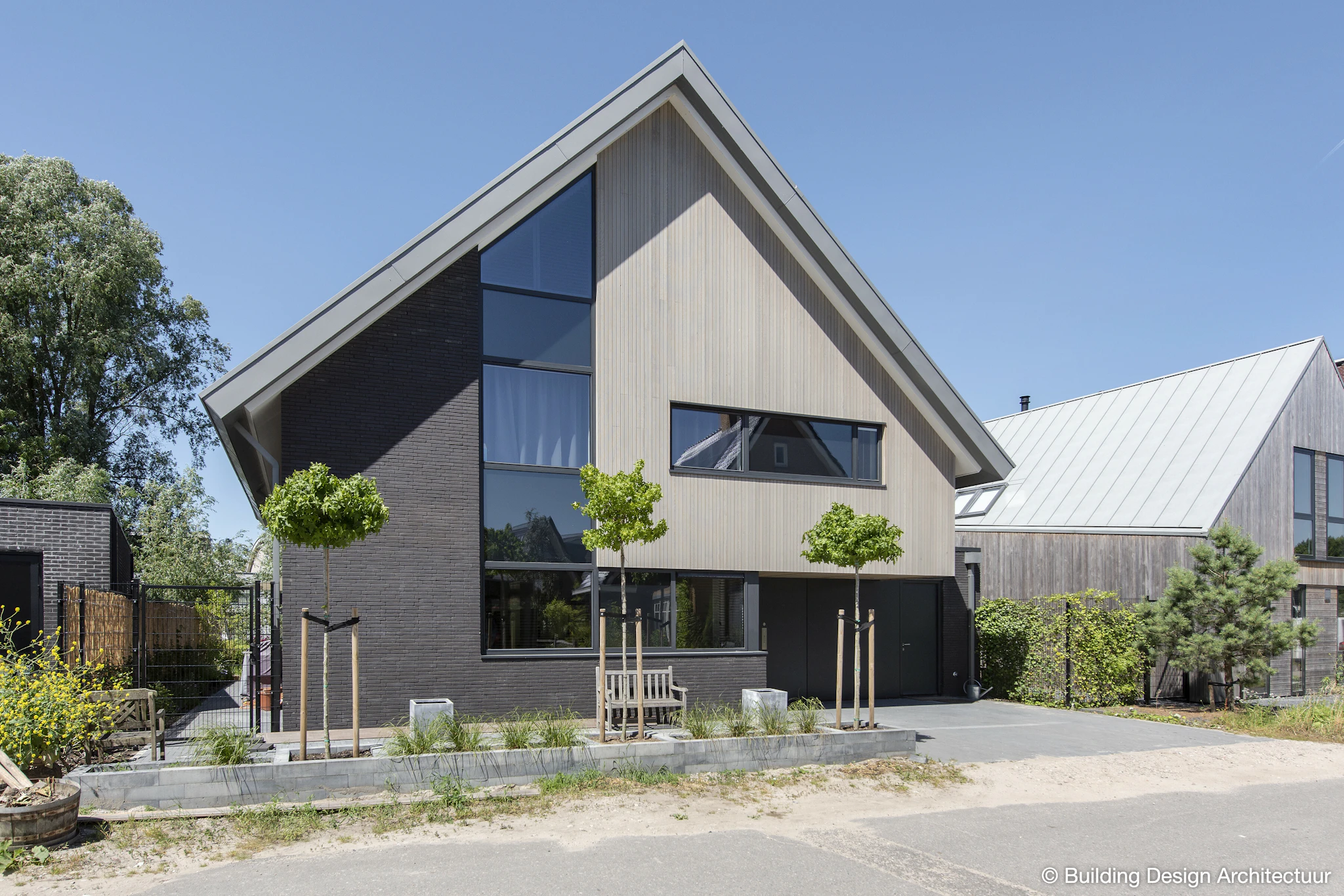 Eigentijdse woning aan het water